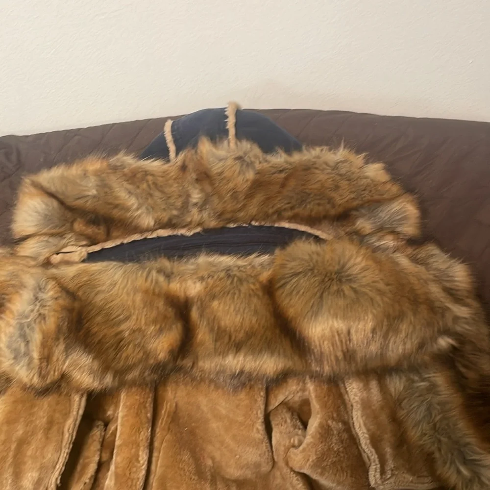 Shearling coat - Picture 8 of 8